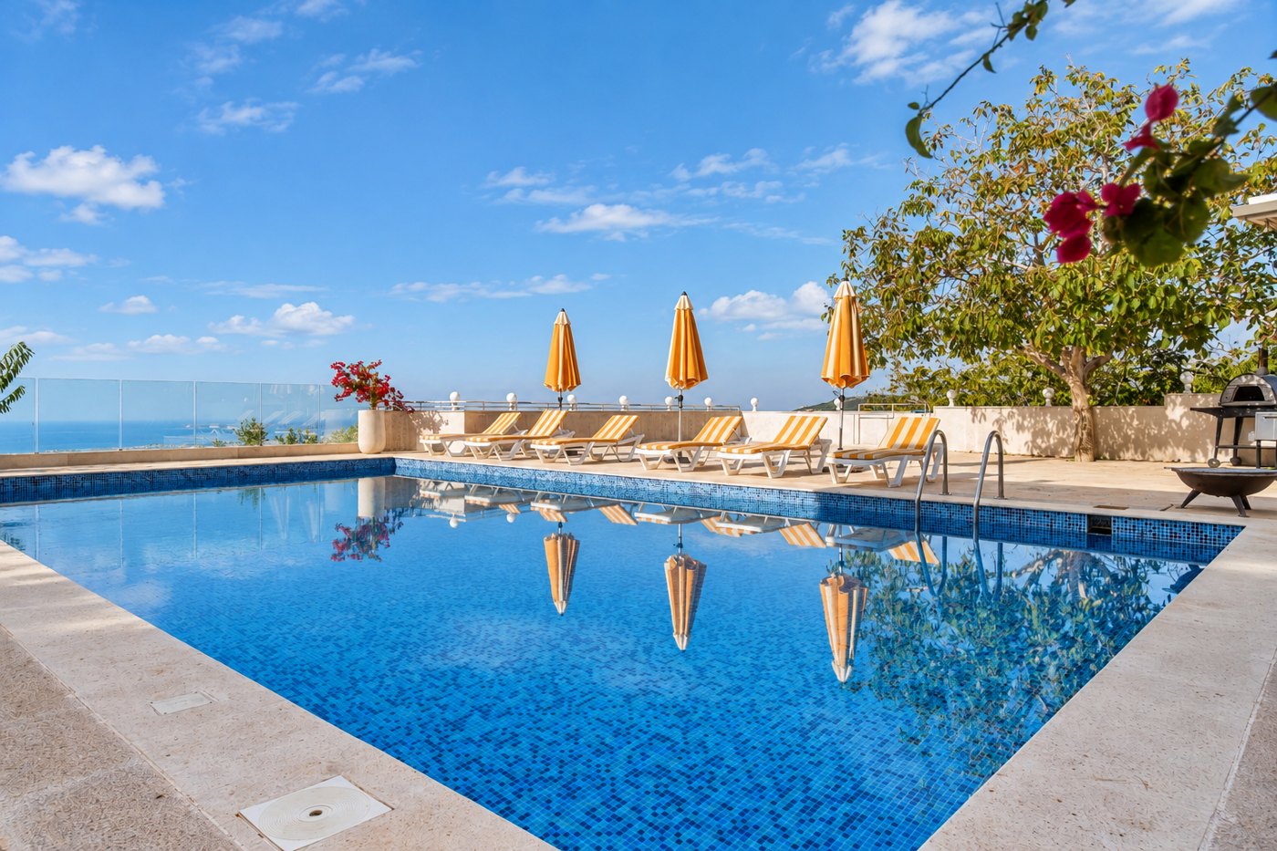 Douq infinity pool